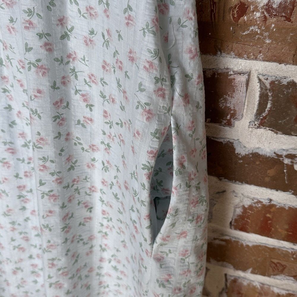 Floral Lace Women's Robe - Picture 8 of 12